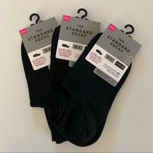 Daiso Woman’s Size 6-8 The Standard Short Socks 3 pairs